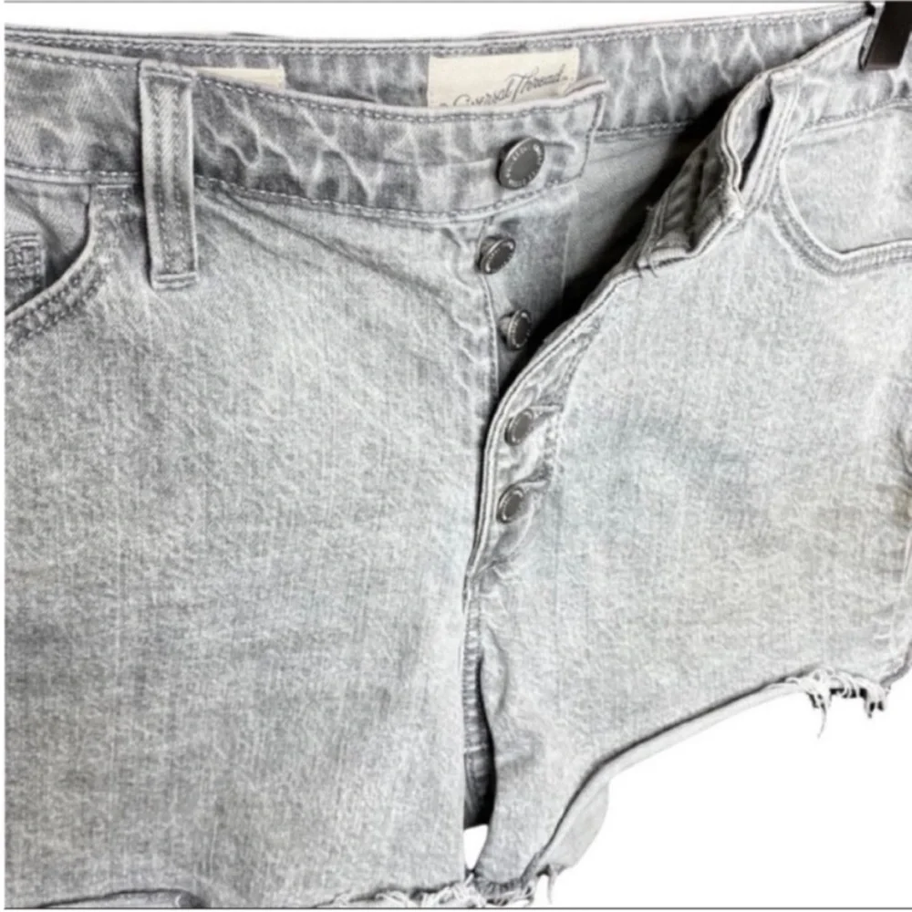 UNIVERSAL THREAD vintage midi jean shorts 8 / 29R